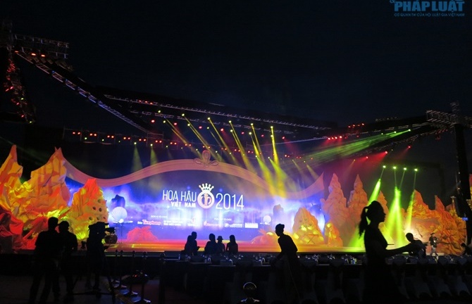 Hé lộ hình ảnh sân khấu CK Hoa hậu Việt Nam 2014 trước giờ G